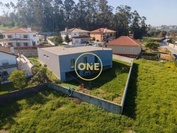 Moradia T3 para Venda em Junqueira