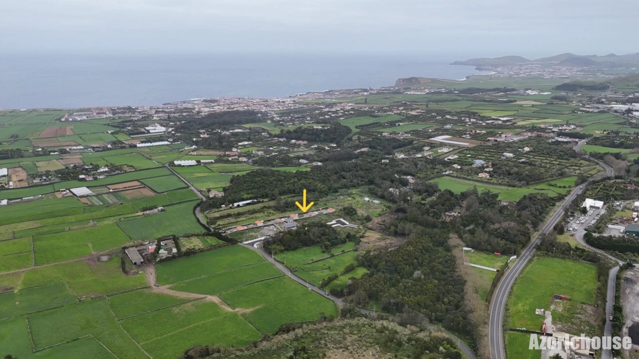 Terreno para Venda em Rabo de Peixe Foto 3