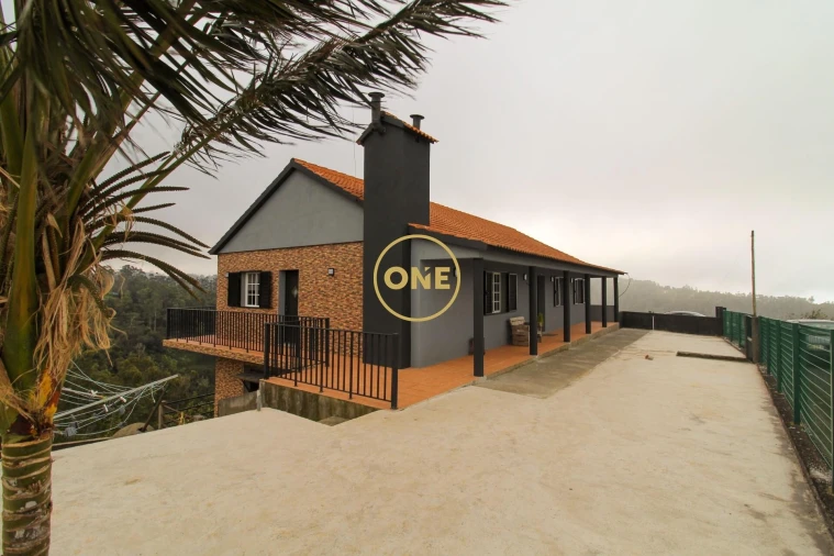 Moradia T5 para Venda em Santo Antonio da Serra