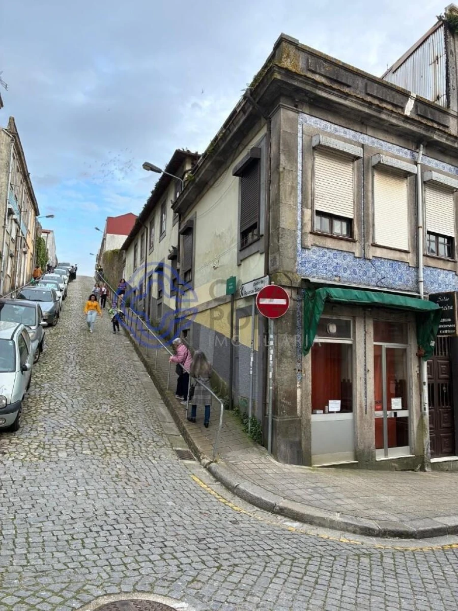 Moradia T5 para Venda em Cedofeita, Santo Ildefonso, Sé, Miragaia, São Nicolau e Vitória Foto 3