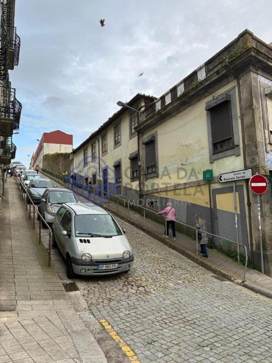 Moradia T5 para Venda em Cedofeita, Santo Ildefonso, Sé, Miragaia, São Nicolau e Vitória Foto 2