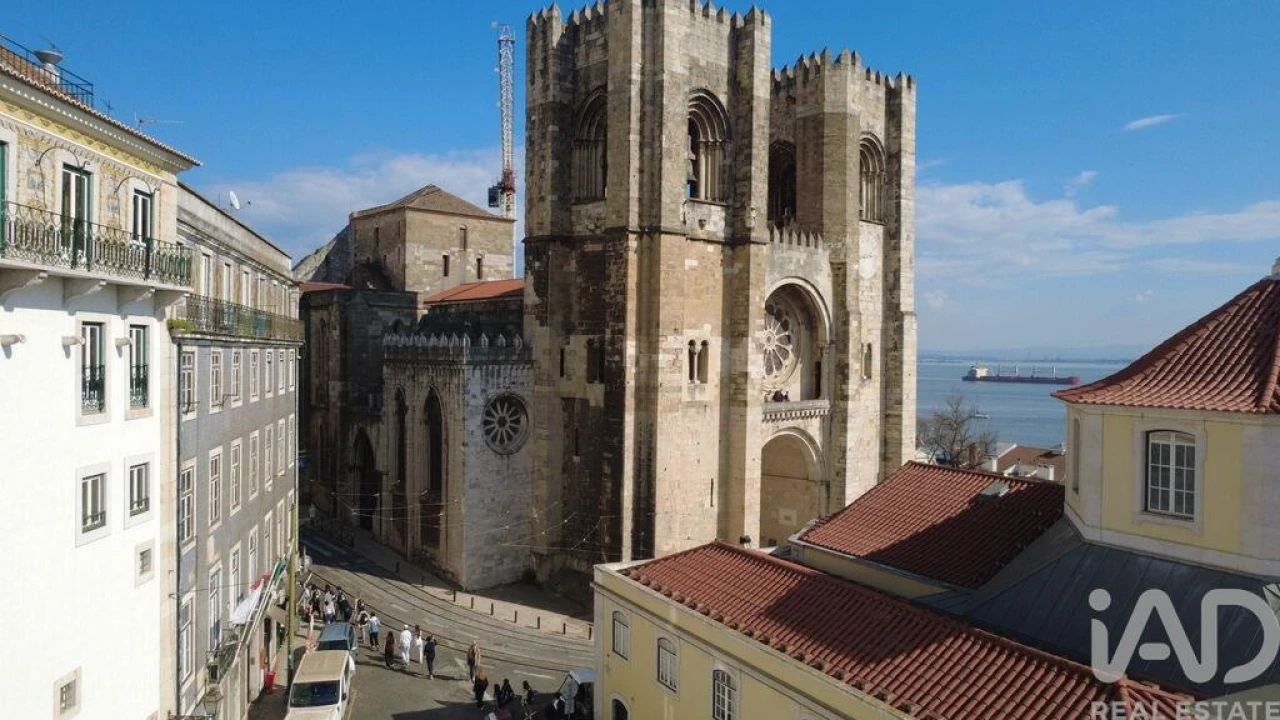 Apartamento T4 para Arrendamento em Santa Maria Maior Foto 2