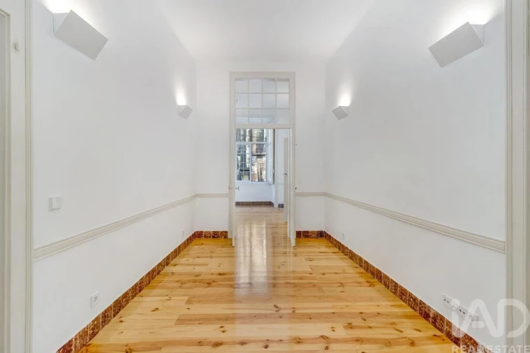 Apartamento T4 para Arrendamento em Santa Maria Maior Foto 9