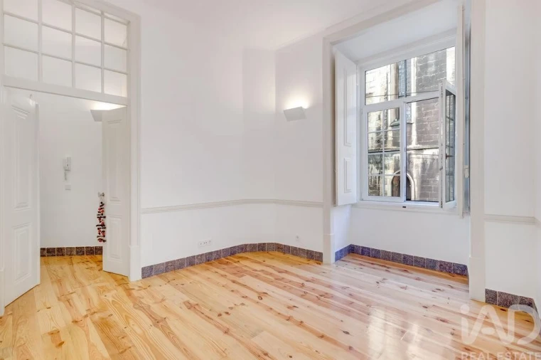 Apartamento T4 para Arrendamento em Santa Maria Maior Foto 6