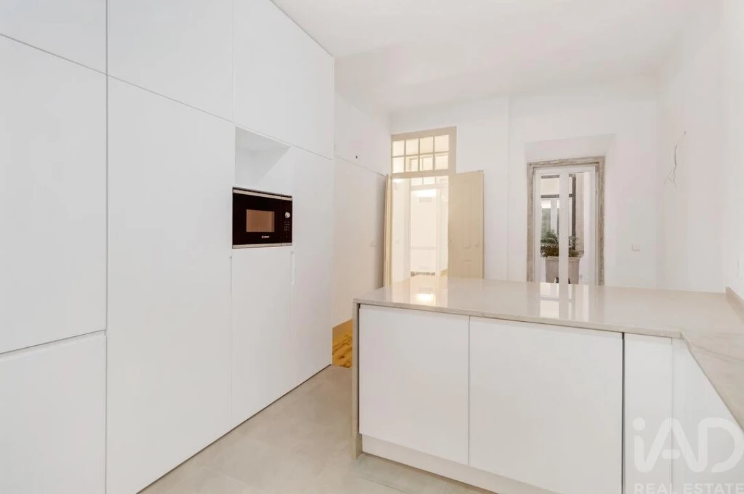 Apartamento T4 para Arrendamento em Santa Maria Maior Foto 26