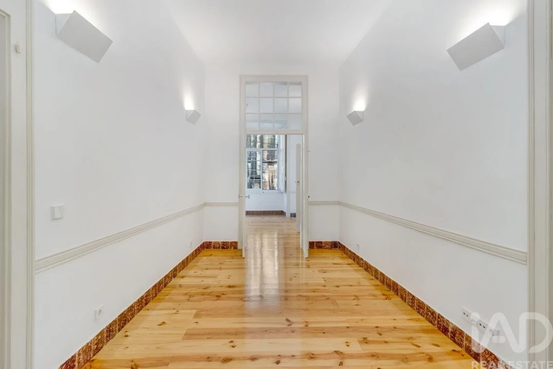 Apartamento T4 para Arrendamento em Santa Maria Maior Foto 9