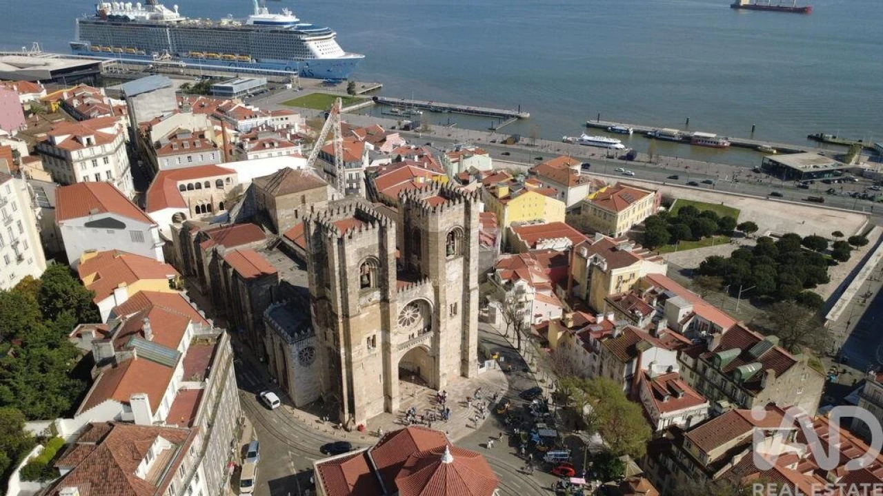 Apartamento T4 para Arrendamento em Santa Maria Maior Foto 3