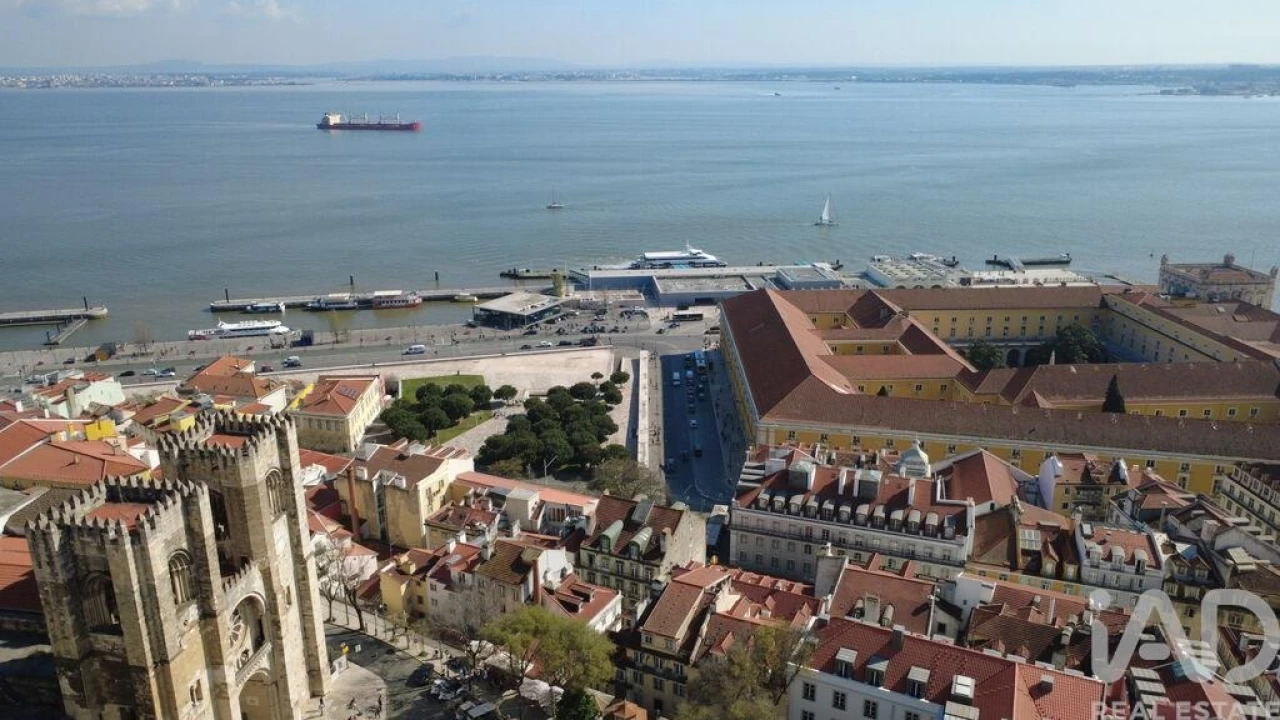 Apartamento T4 para Arrendamento em Santa Maria Maior Foto 4