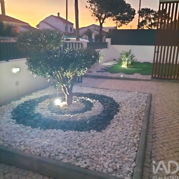 Moradia T4 para Venda em Charneca de Caparica e Sobreda Foto 23