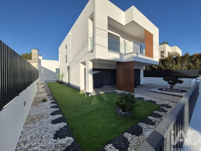 Moradia T4 para Venda em Charneca de Caparica e Sobreda Foto 25