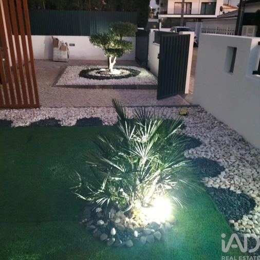 Moradia T4 para Venda em Charneca de Caparica e Sobreda Foto 24