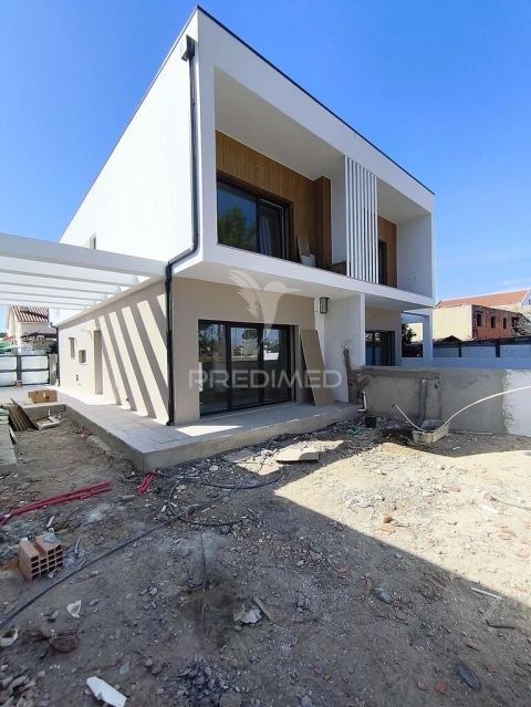 Moradia T3 para Venda em Fernao Ferro