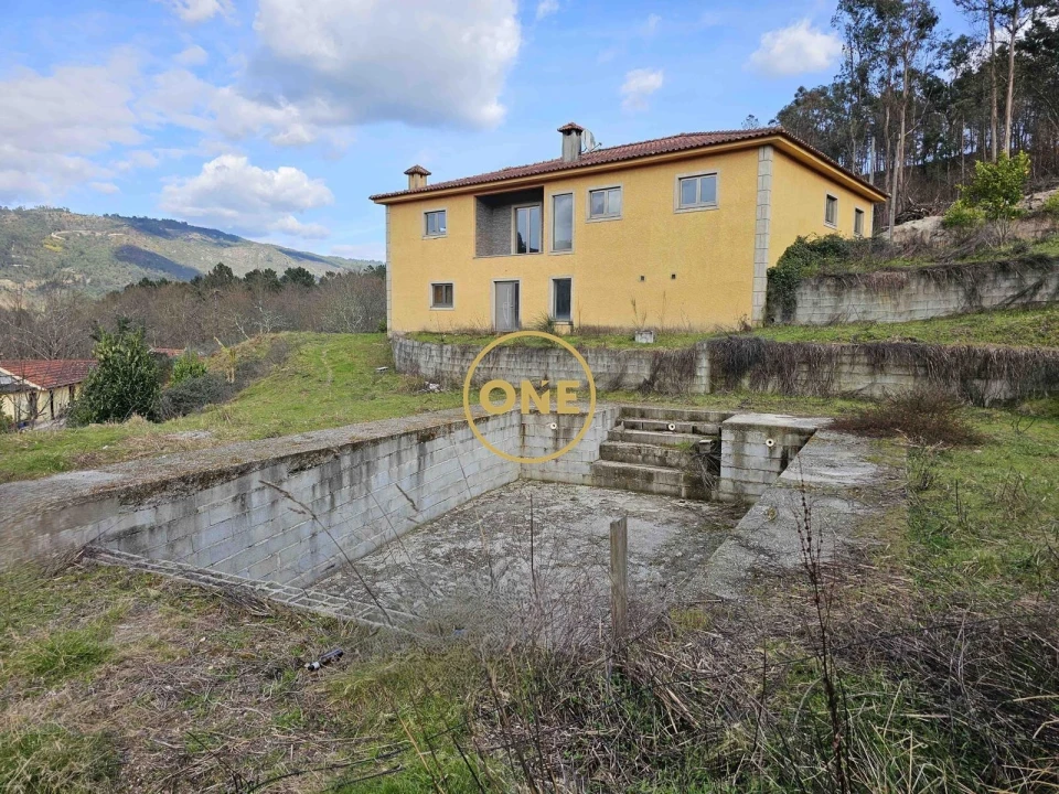 Moradia T4 para Venda em Vale de Bouro Foto 11