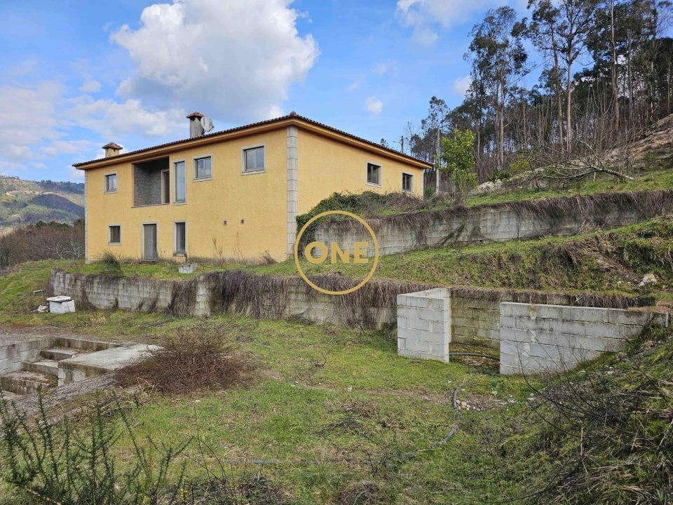 Moradia T4 para Venda em Vale de Bouro Foto 5