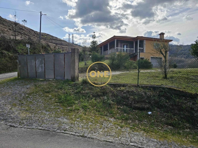 Moradia T4 para Venda em Vale de Bouro Foto 4