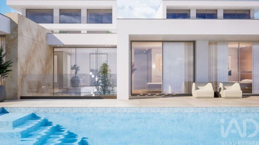 Moradia T4 para Venda em Arco da Calheta Foto 4