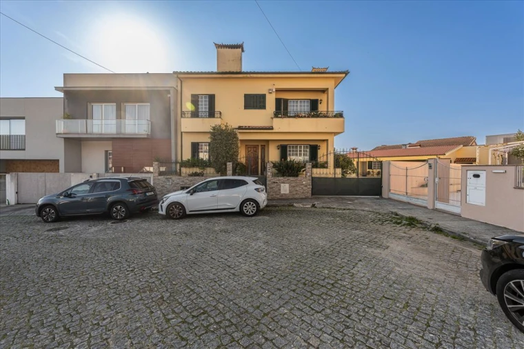 Moradia T4 para Venda em Ermesinde Foto 1