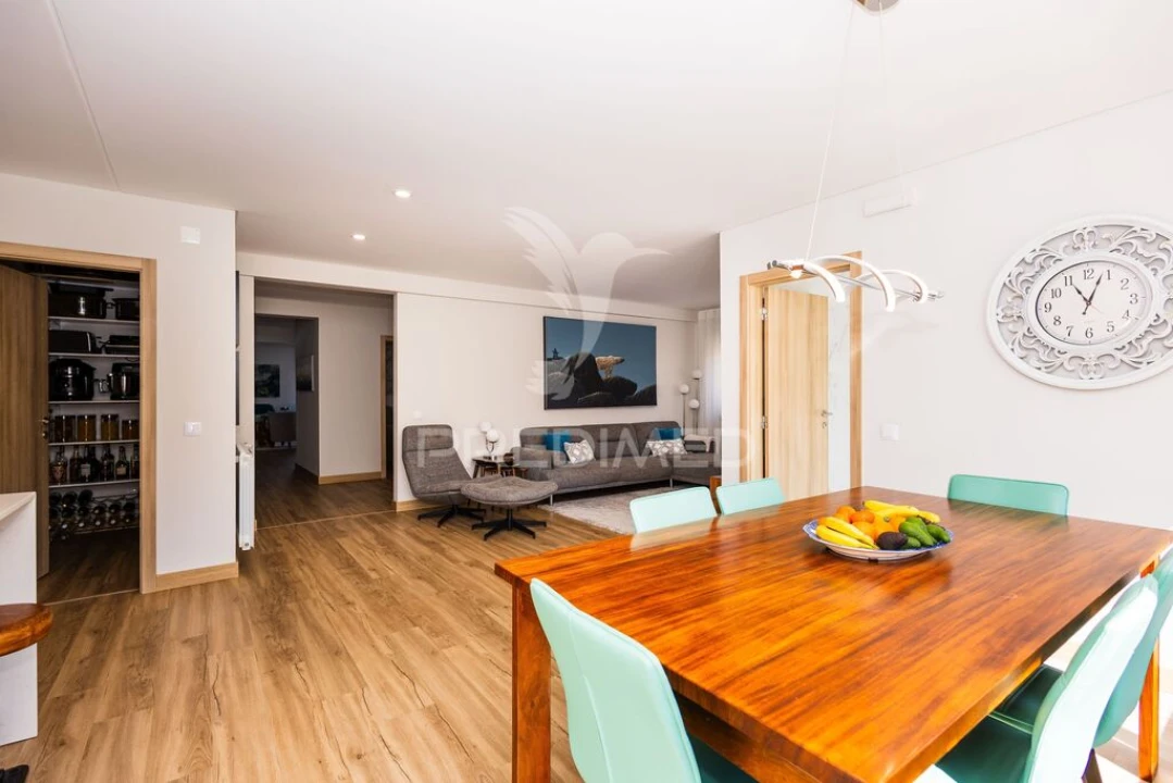 Moradia T5 para Venda em Salir de Matos Foto 5