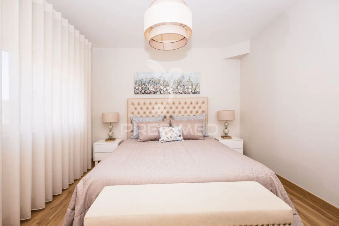 Moradia T5 para Venda em Salir de Matos Foto 15