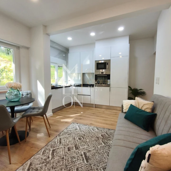 Apartamento T2 para Venda em Benfica Foto 5