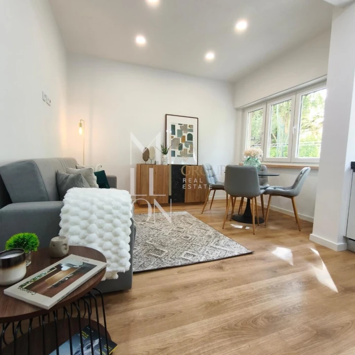 Apartamento T2 para Venda em Benfica Foto 4