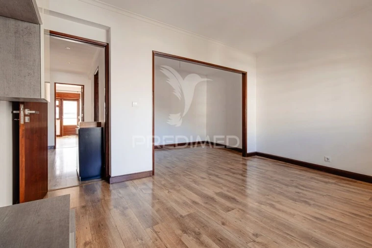 Apartamento T3 para Venda em Póvoa de Santo Adrião e Olival Basto Foto 6