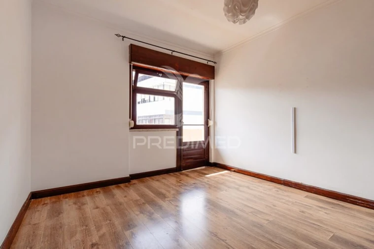 Apartamento T3 para Venda em Póvoa de Santo Adrião e Olival Basto Foto 17