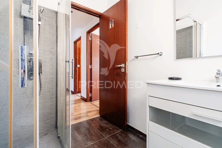 Apartamento T3 para Venda em Póvoa de Santo Adrião e Olival Basto Foto 14