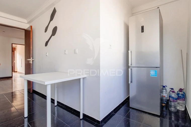 Apartamento T3 para Venda em Póvoa de Santo Adrião e Olival Basto Foto 3