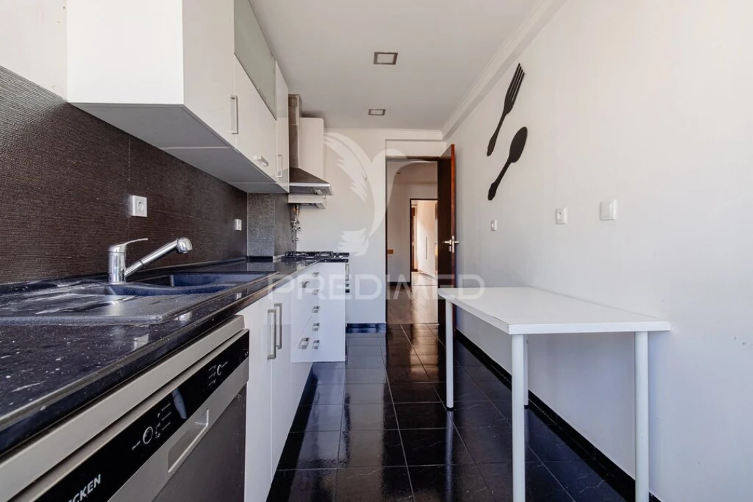 Apartamento T3 para Venda em Póvoa de Santo Adrião e Olival Basto Foto 2