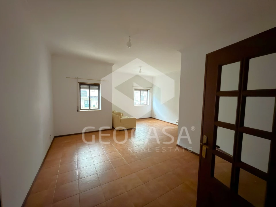 Apartamento T2 para Venda em Rio de Mouro Foto 8