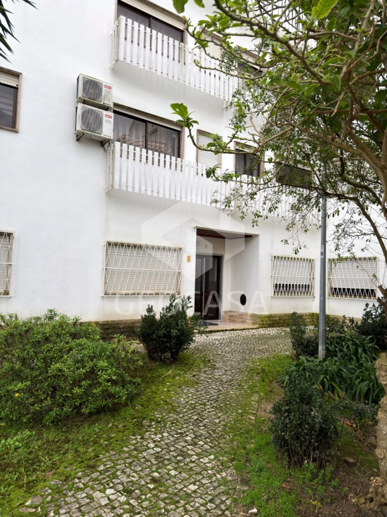 Apartamento T2 para Venda em Rio de Mouro Foto 23