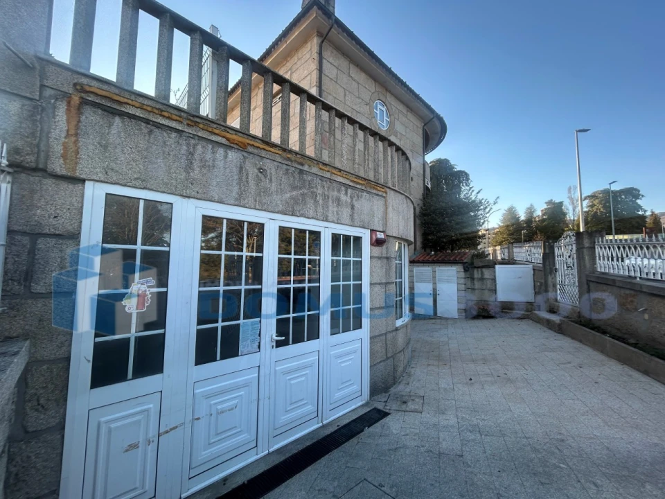 Loja para Arrendamento em Lordelo Foto 3