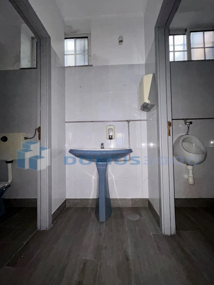 Loja para Arrendamento em Lordelo Foto 10