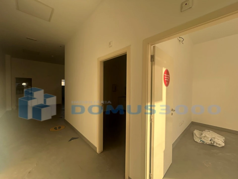 Loja para Arrendamento em Nossa Senhora da Conceição, São Pedro e São Dinis Foto 3