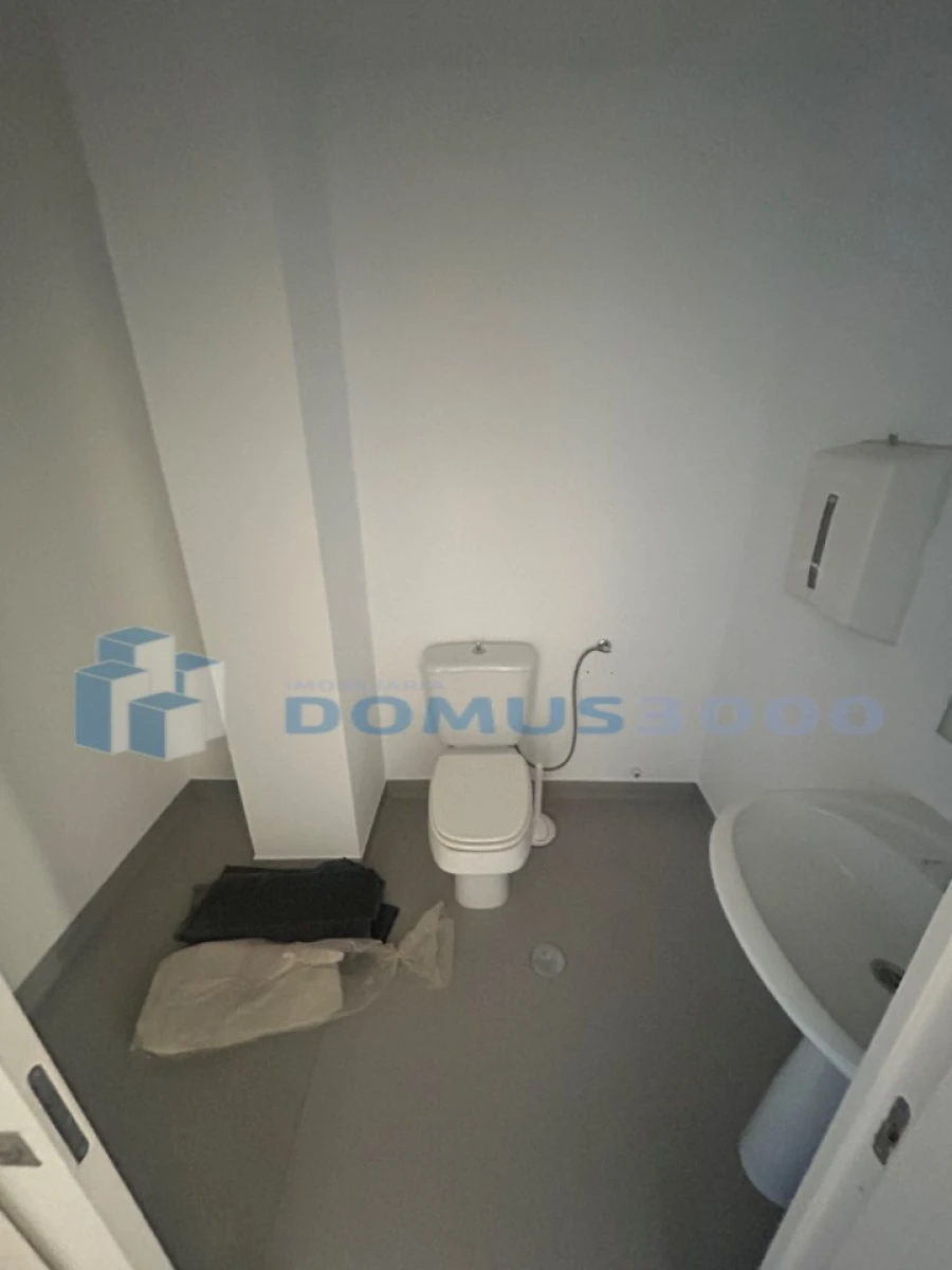 Loja para Arrendamento em Nossa Senhora da Conceição, São Pedro e São Dinis Foto 9