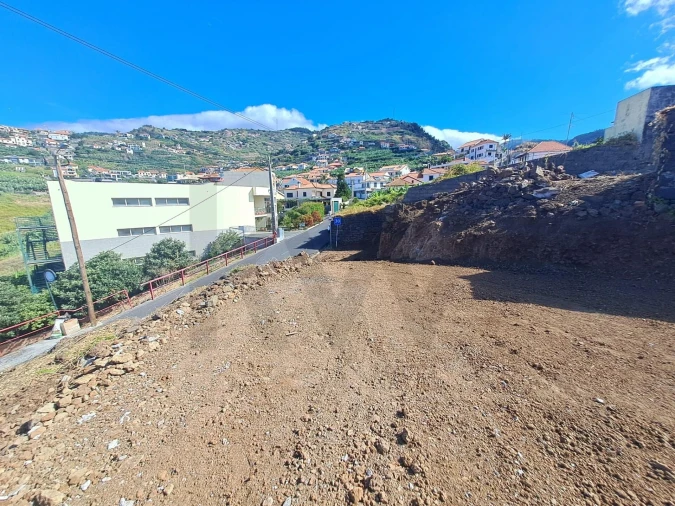 Terreno para Venda em Ribeira Brava Foto 3
