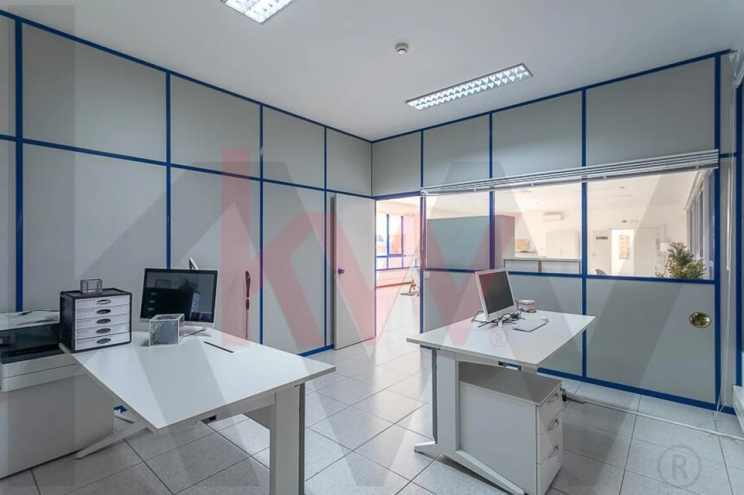 Armazém para Venda em Vialonga Foto 26