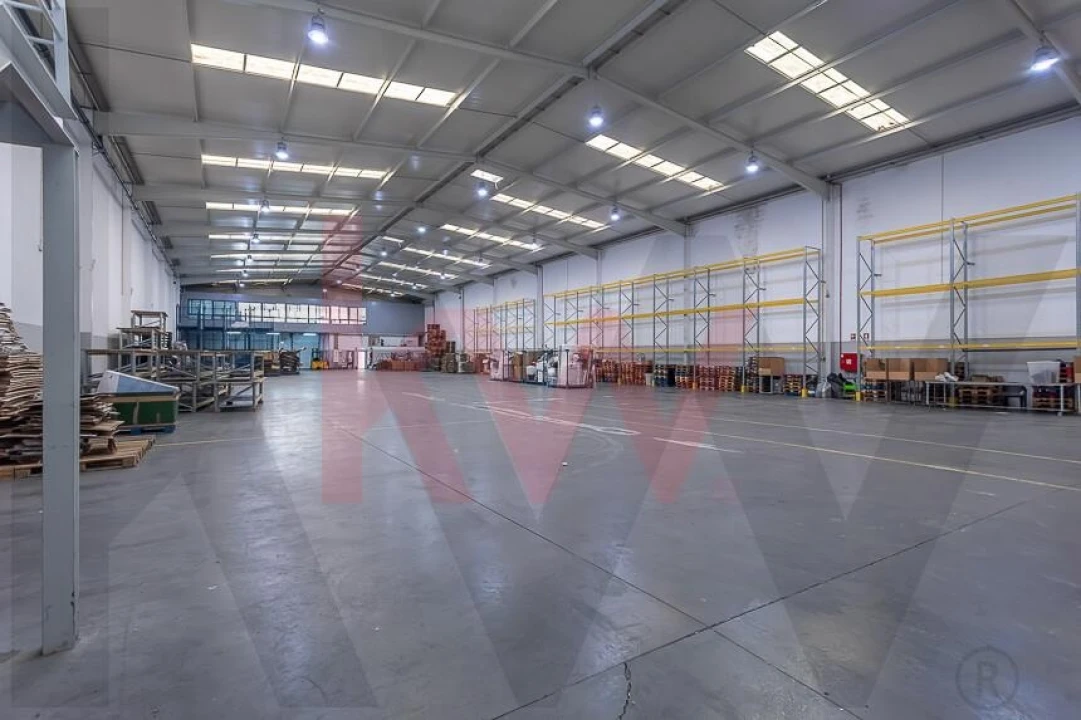 Armazém para Venda em Vialonga Foto 7