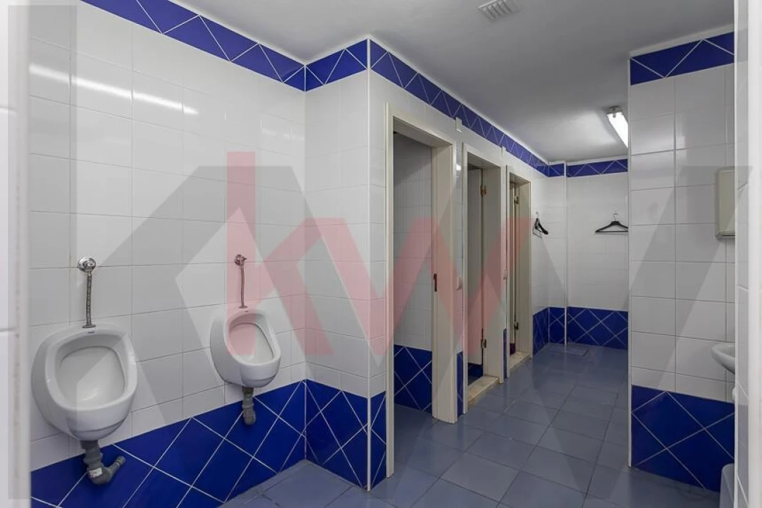 Armazém para Venda em Vialonga Foto 10