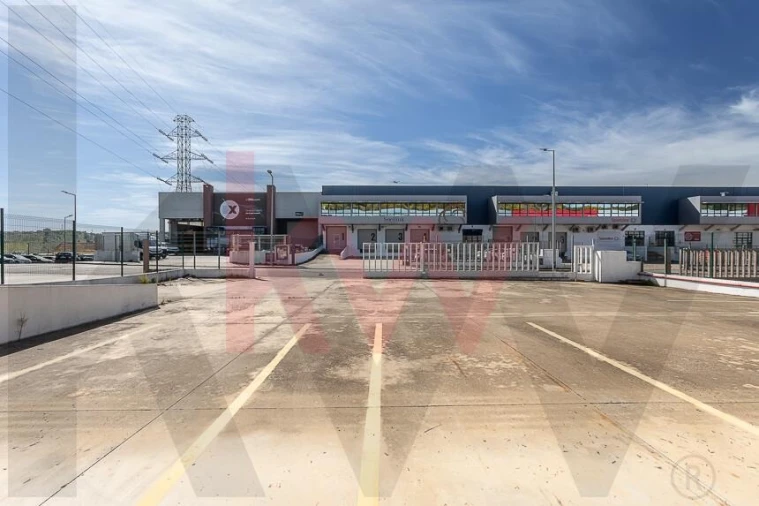 Armazém para Venda em Vialonga Foto 37