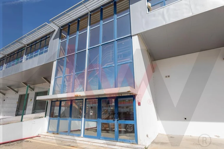 Armazém para Venda em Vialonga Foto 35