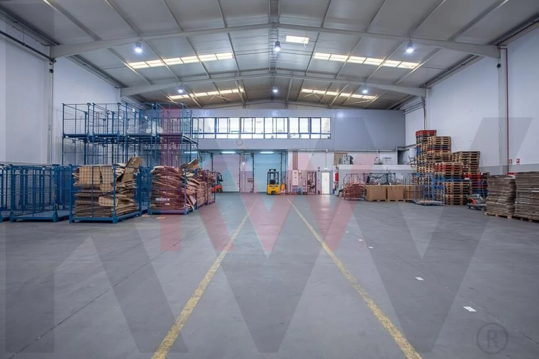 Armazém para Venda em Vialonga Foto 8