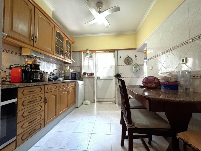 Apartamento T1 para Venda em Quinta do Conde Foto 4