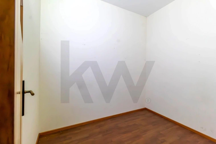 Loja para Arrendamento em Canedo, Vale e Vila Maior Foto 8