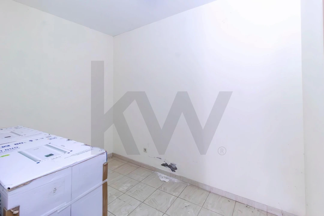 Loja para Arrendamento em Canedo, Vale e Vila Maior Foto 4