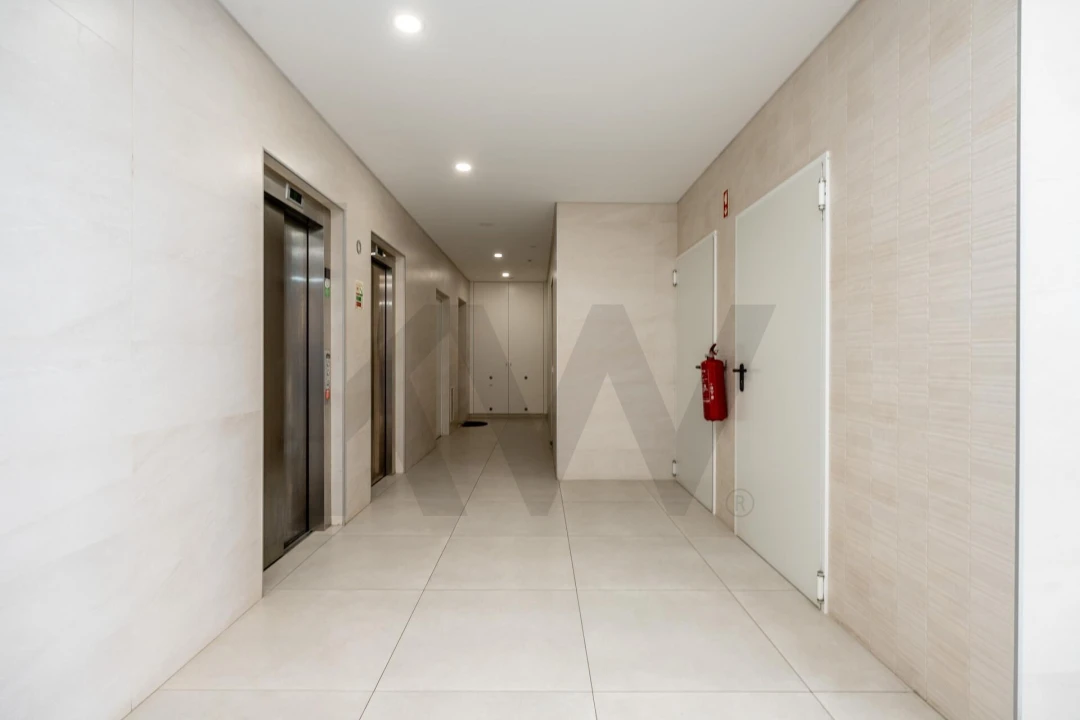 Apartamento T2 para Venda em Portimão Foto 22