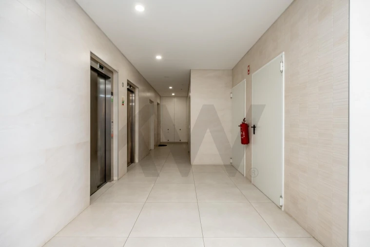 Apartamento T2 para Venda em Portimão Foto 22