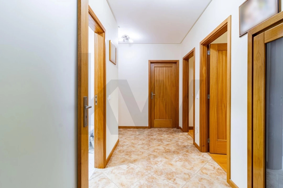 Apartamento T4 para Venda em Nogueira do Cravo e Pindelo Foto 12