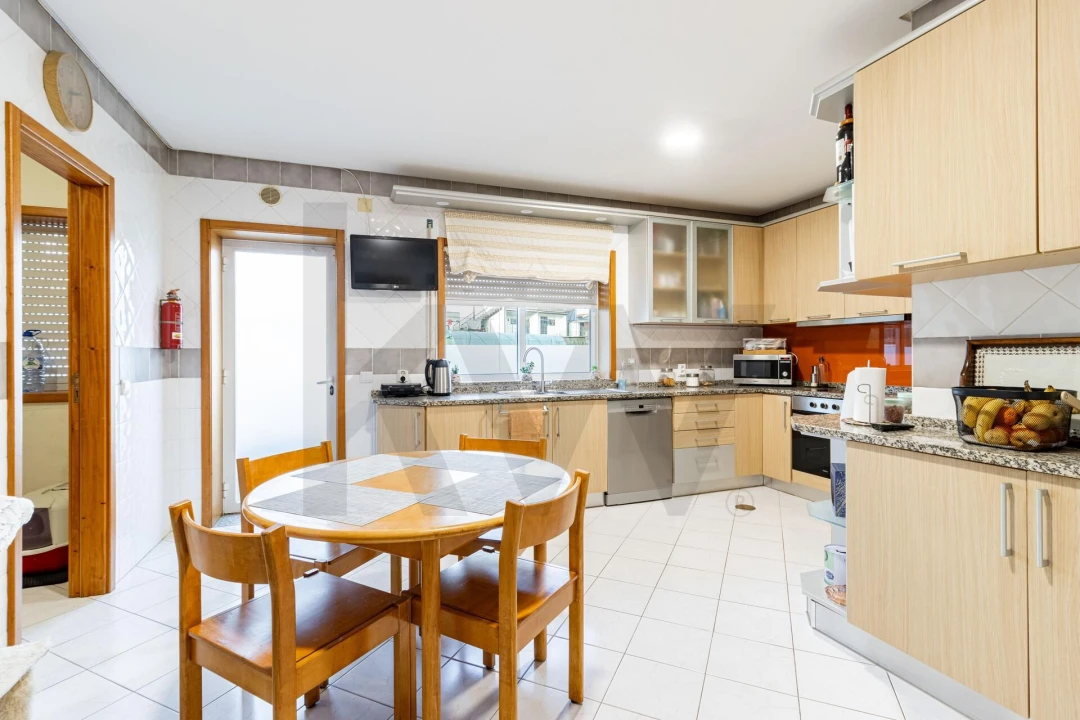 Apartamento T4 para Venda em Nogueira do Cravo e Pindelo Foto 7